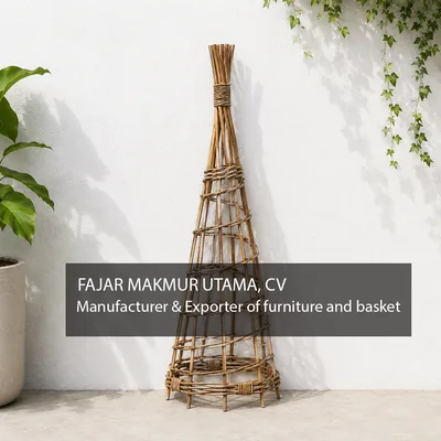 Woven natural rattan cover planter